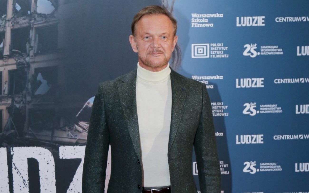 Cezary Pazura na pokazie specjalnym filmu &#34;Ludzie&#34;. Rok 2024.