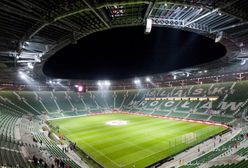 Koronawirus. Wrocław. Reklama za złotówkę na stadionie Śląska