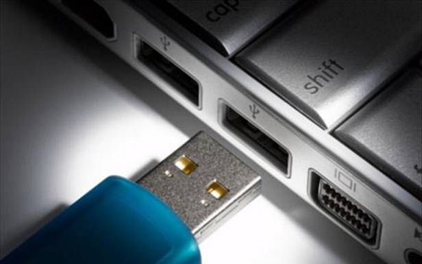 Polak potrafi! Student AGH udoskonalił USB i zdobył złoty medal na wystawie w Genewie 1