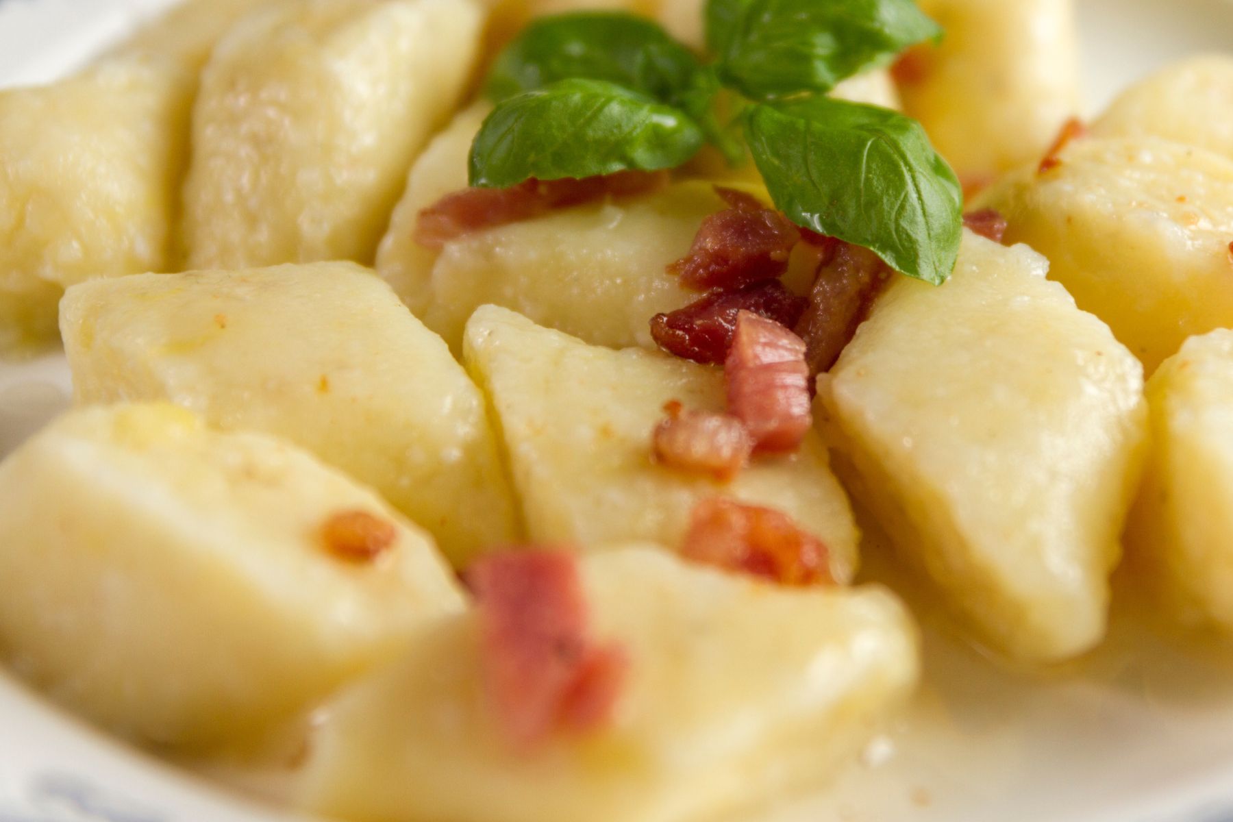 Dodaję zamiast twarogu. Kopytka są mięciutkie i delikatne, ale się nie rozpadają