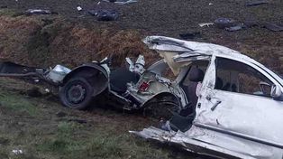 Strzelin: Samochód rozpadł się na dwie części, 18-latek ranny