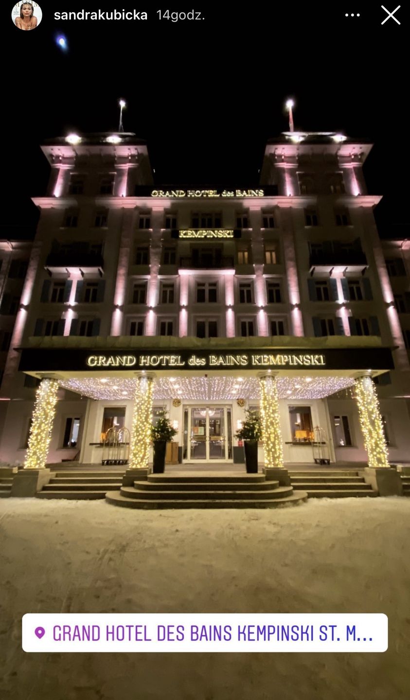 Sandra Kubicka i Baron namiętnie PAŁASZUJĄ OSTRYGI w luksusowej restauracji w St. Moritz