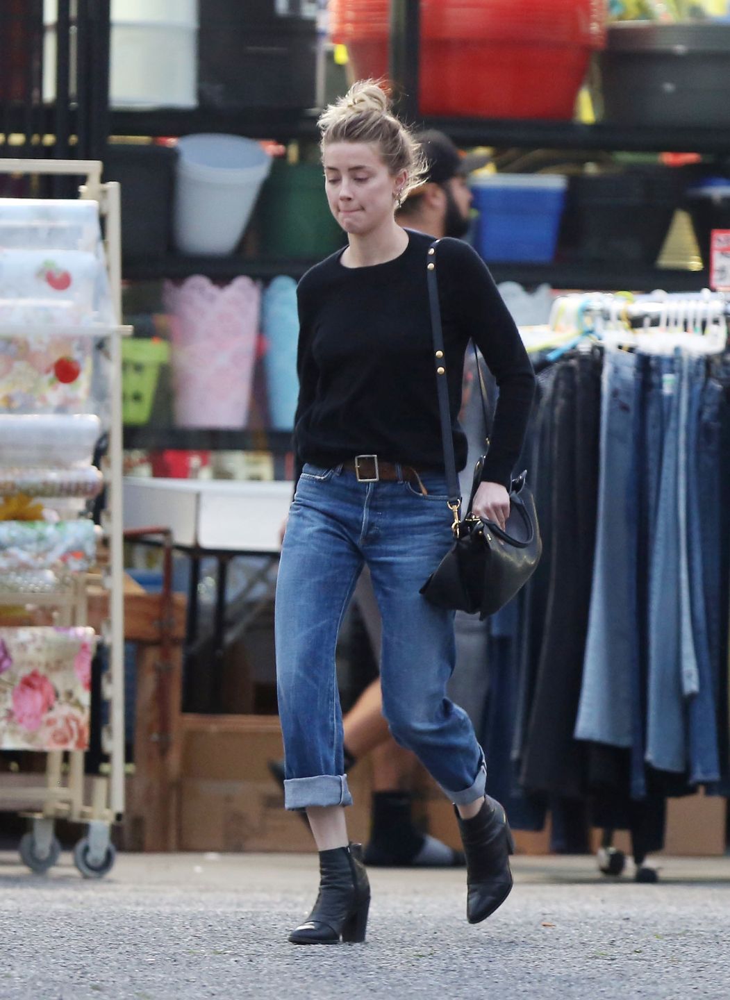 Johnny Depp oskarża Amber Heard o wypróżnienie się na łóżko