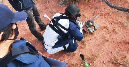 Cenny kosmiczny ładunek wylądował na Australijskiej pustyni