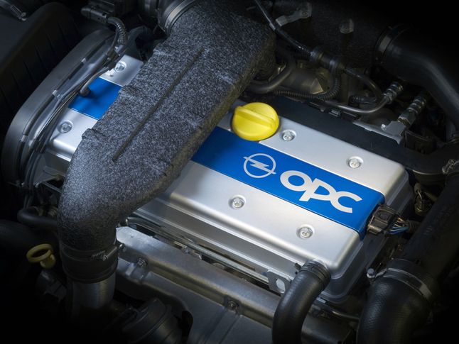 Opel Astra OPC to ogólnie dobry wóz, ale sportowy silnik nie został należycie przygotowany do mocy, jaką rozwija