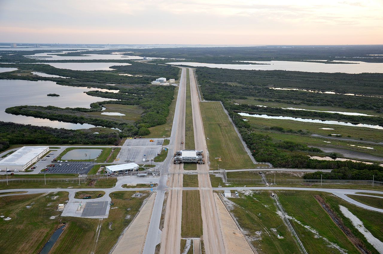 NASA Crawler-Transporter z bardzo bliska 3