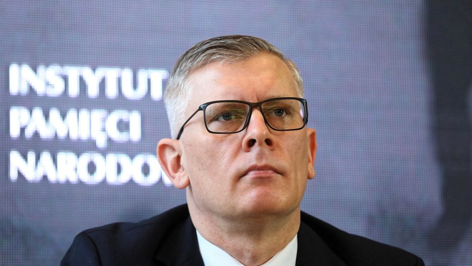Warszawa, 12.12.2021. Dyrektor Wojskowego Biura Historycznego im. Kazimierza Sosnkowskiego, zastępca przewodniczącego Kolegium IPN Sławomir Cenckiewicz podczas debaty pt. "(Nie)rozliczony stan wojenny" w Warszawie, 12 bm. Debatę zorganizował Instytut Pamięci Narodowej.  (kf) PAP/Rafał Guz