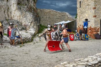 Piknik na Zamku w Rabsztynie. Tłumy miłośników historii i fantastyki