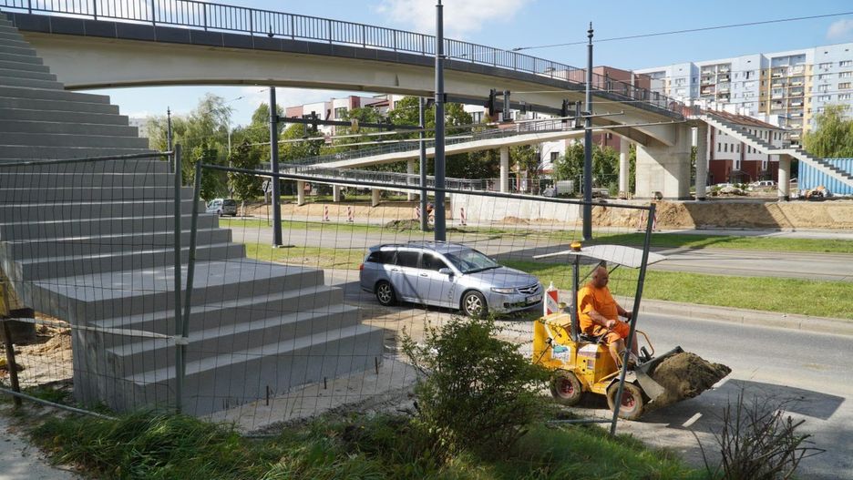 Trwa budowa kładek na Retkini
