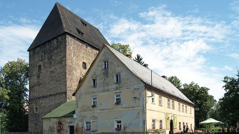 Wieża książęca w Siedlęcinie Wieża wraz z oficyną

