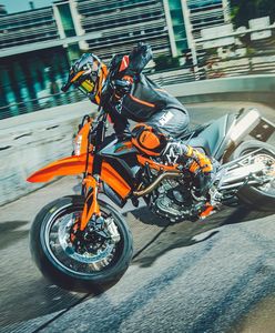 KTM 690 Enduro R i KTM 690 SMC R na 2021 pokazane. Zmiany są kosmetyczne