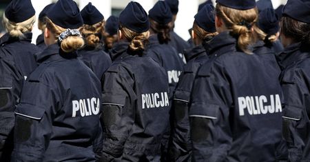 Policjantka oskarżona o pobicie 11-latka. Groziła też jego matce