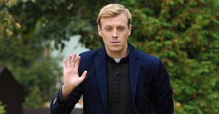 Tak dziś wygląda życie wikarego z "Rancza". Ma żonę i dwójkę dzieci