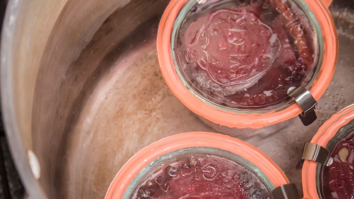 Ta sałatka według babcinego przepisu jest bezkonkurencyjna