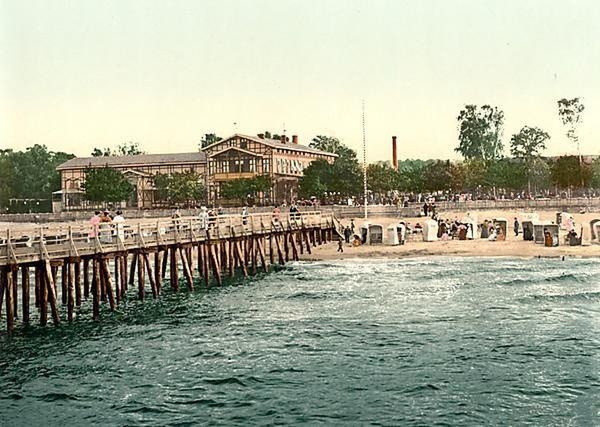 Turystów przybywa w długi listopadowy weekend. Najwięcej nad Bałtykiem