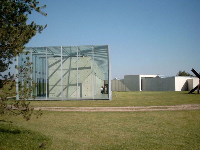 10 niesamowitych szklanych domów 26