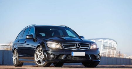 Byłe auto Schumachera na sprzedaż. To praktyczne kombi z niespodzianką pod maską