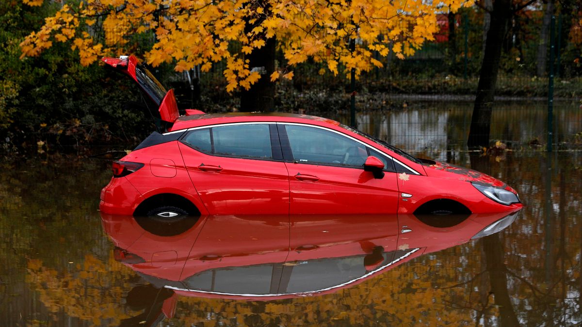 Do takiego poziomu wody auta raczej nie doznają poważnych usterek
