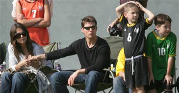 Tom Cruise odebrał dzieciom matkę!