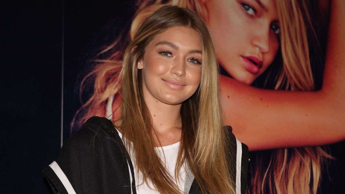 Zdjęcie za jeden uśmiech? Gigi Hadid znowu igra z fotografami 1