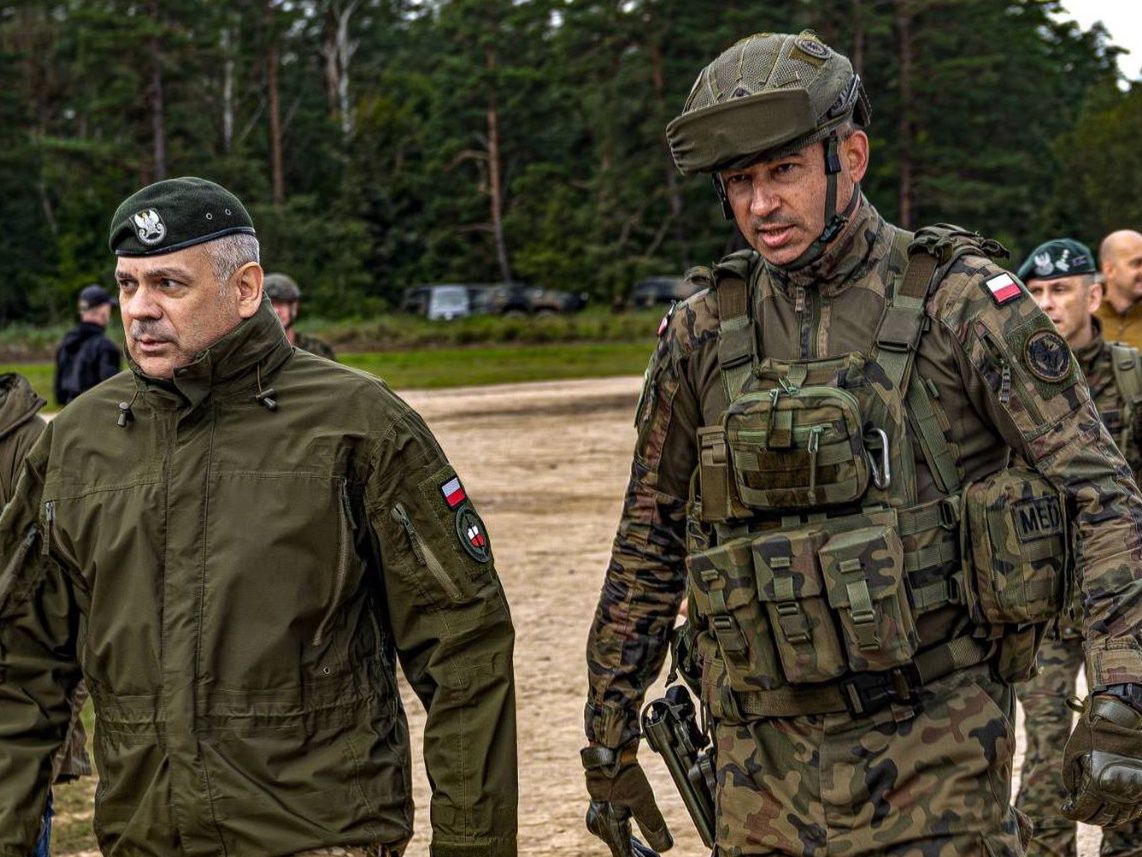 Gen. Tadeusz Nastarowicz na fot. po prawej