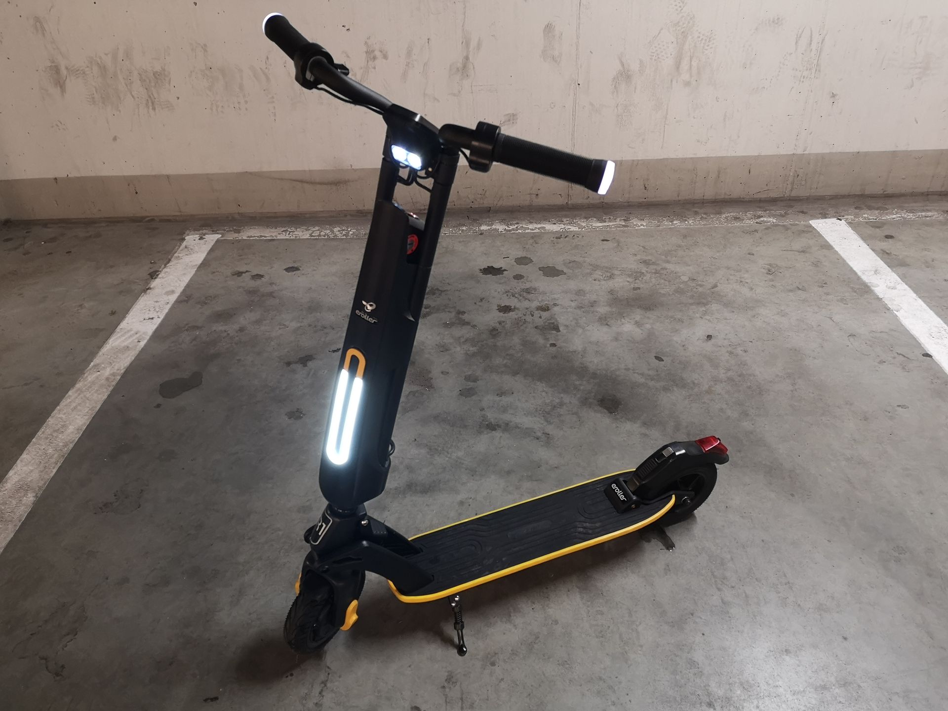 Krótki test hulajnogi elektrycznej eRoller R1 3