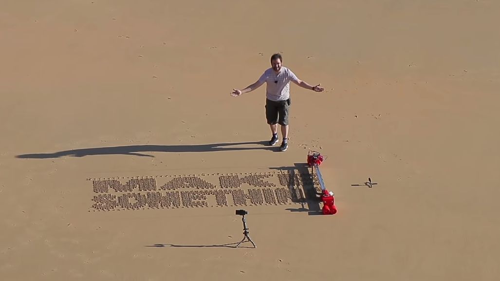 Robot, który rysuje na piasku. Wykorzystuje stare technologie 1