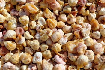 Wystarczy jeść 2-3 sztuki dziennie. Wyczyszczą złogi z jelit, wzmocnią zęby i kości