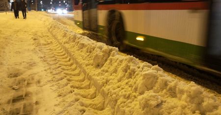 ZTM o sytuacji w komunikacji miejskiej: „2/3 pojazdów kursuje z opóźnieniami przekraczającymi 10 minut”