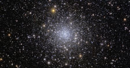 Tajemnicza wyrwa w pobliskiej gromadzie gwiazd. Co odkrył Euclid?