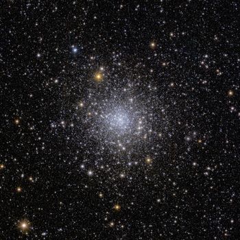 Tajemnicza wyrwa w pobliskiej gromadzie gwiazd. Co odkrył Euclid?