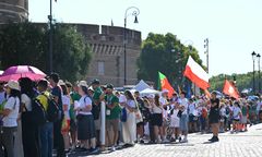 "Polska dla Polaków". Kardynał zaniepokojony