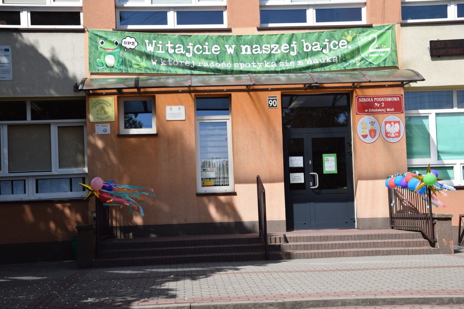 Barwny festyn w Szkole Podstawowej nr 2 w Zduńskiej Woli przyciągnął całe rodziny