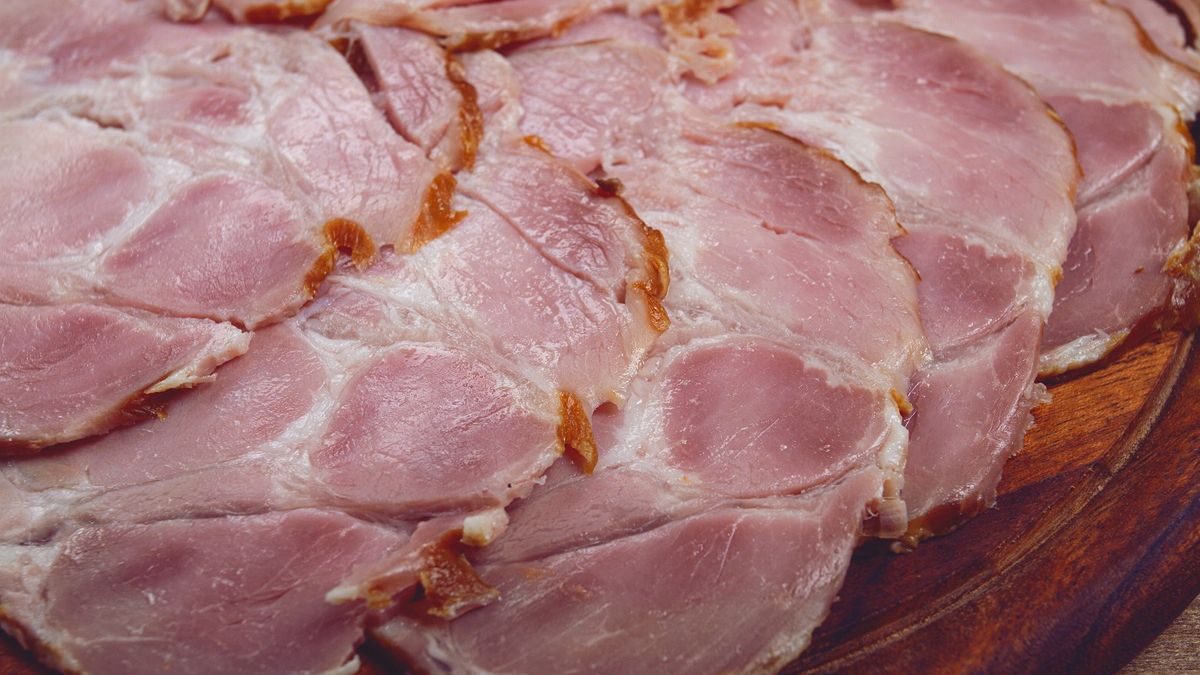 Teść robi na Wielkanoc karkówkę metodą 2x10