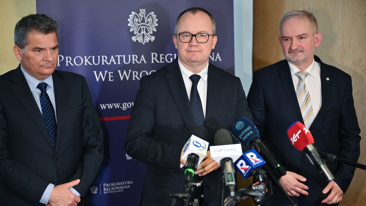 Adam Bodnar Dariusz Korneluk Piotr W�jtowicz
Maciej Kulczy�ski
konferencja, polityk, polityka, spotkanie