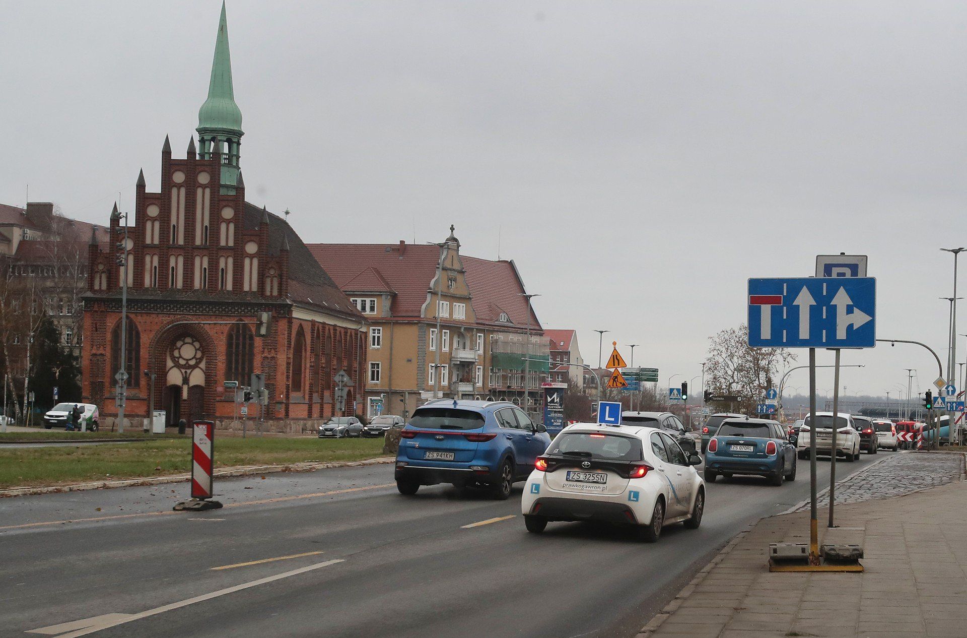 Zablokowany zjazd przy Trasie Zamkowej.