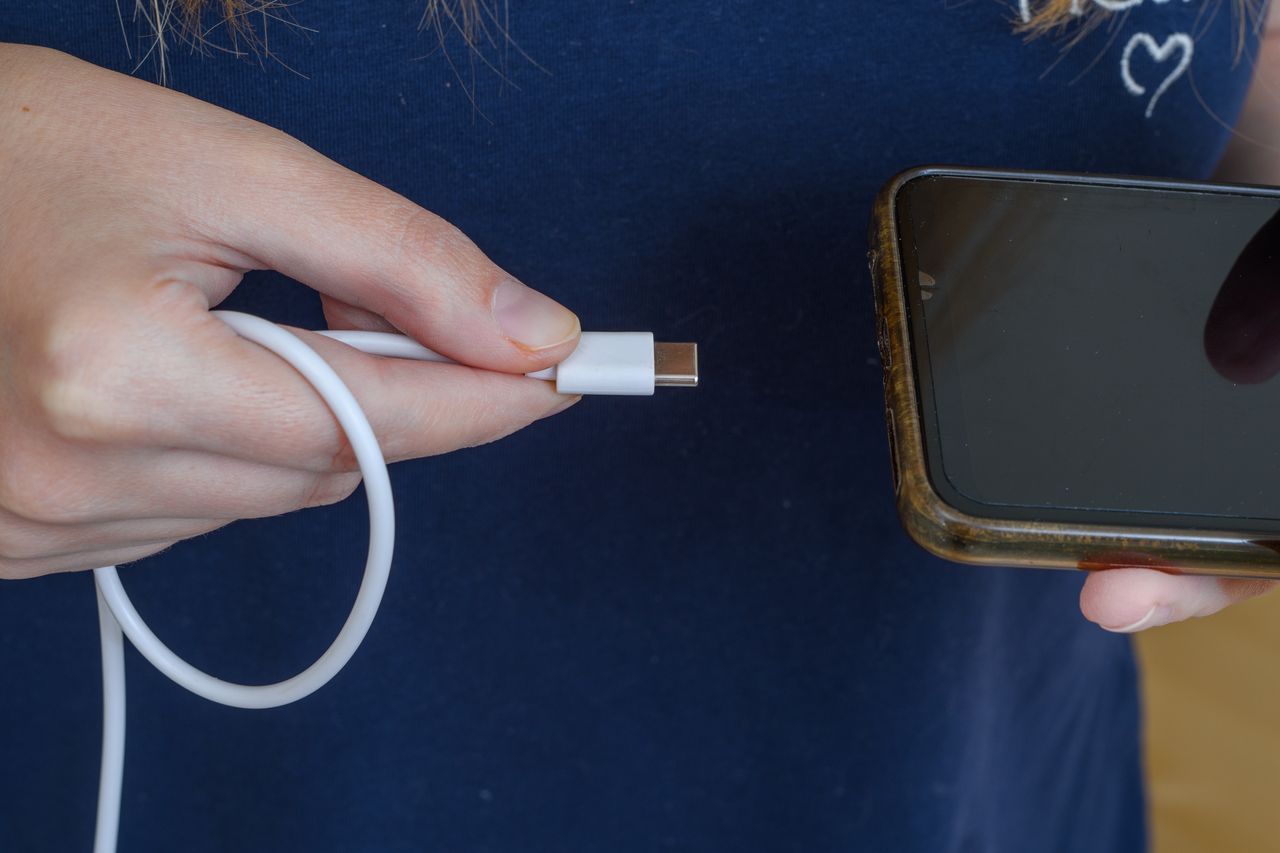 USB C chargers to be standardised from January