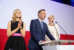 Andrzej Duda z żoną na wieczorze wyborczym. Córka i rodzice mają być za dwa tygodnie