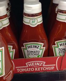 Popularny ketchup to wcale nie ketchup? Duże problemy Heinza