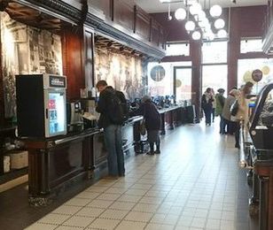 Nie poznalibyście, że to Biedronka. Nowy sklep tej sieci na krakowskim Rynku to nie dyskont