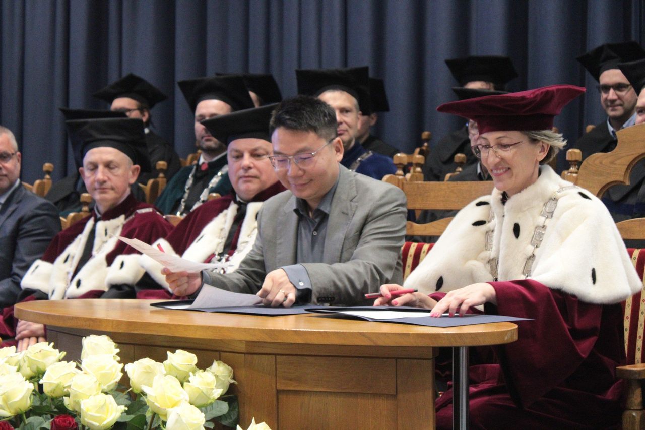 57. urodziny Politechniki Koszalińskiej. Podpisano porozumienia, wręczono dyplomy