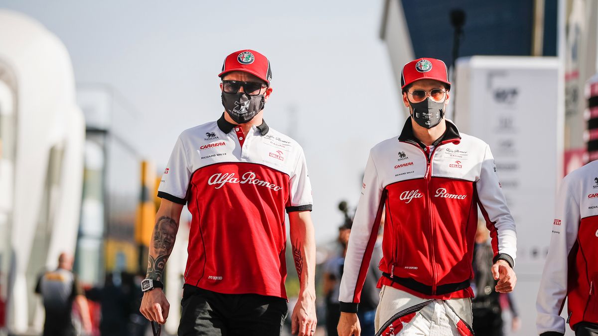 Zdjęcie okładkowe artykułu: Materiały prasowe / Alfa Romeo Racing ORLEN / Na zdjęciu: Kimi Raikkonen (po lewej) i Antonio Giovinazzi
