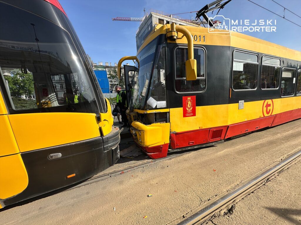 Fot. Miejski Reporter Wypadek tramwajowy w Warszawie