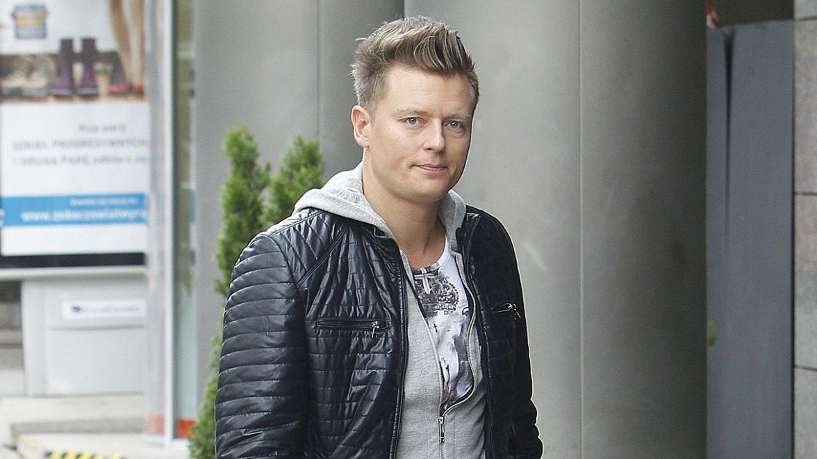 Rafał Brzozowski z maluszkiem na rękach. Dziewczynka ma bardzo oryginalne imię