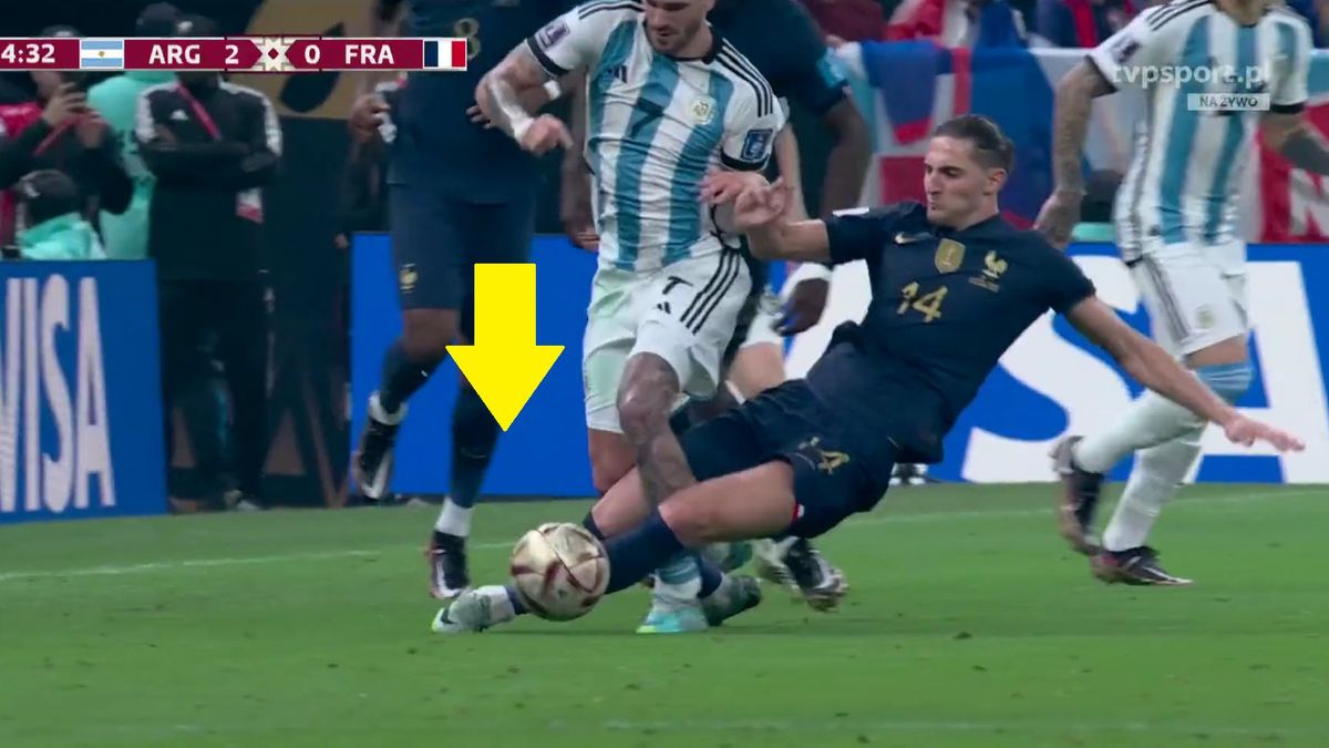 Twitter / TVP Sport / Na zdjęciu faul :Adriena Rabiota