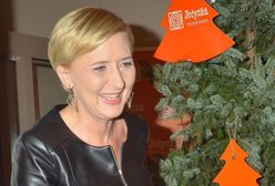Pierwsza dama odczarowuje kiczowatą kurteczkę i "kupuje" prezenty na święta