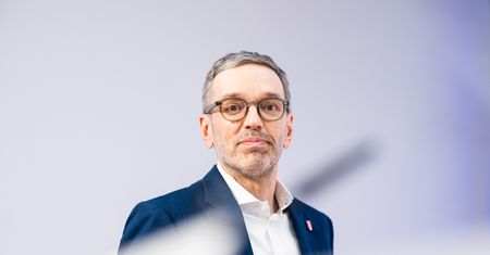 W Austrii walka o nowy rząd. Herbert Kickl podejmie negocjacje