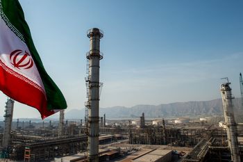 Największy wstrząs od dekad? Ropa reaguje na wojnę