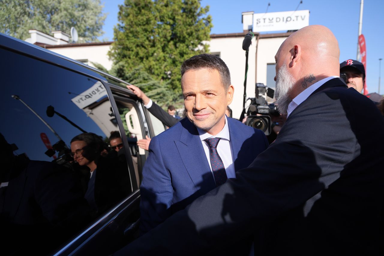Trzaskowski zaskoczył flagą. W sieci lawina komentarzy