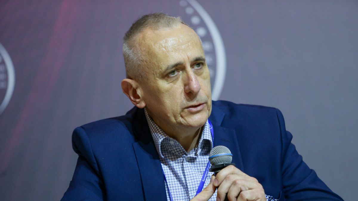 Leszek Pietraszek
Katowice, 09.05.2024. Prezes zarz�du, Polska Grupa G�rnicza SA Leszek Pietraszek podczas sesji "W�giel, system, bezpiecze�stwo" w ramach XVI Europejskiego Kongresu Gospodarczego w Mi�dzynarodowym Centrum Kongresowym w Katowicach, 9 bm. (ad) PAP/Jarek Praszkiewicz
Jarek Praszkiewicz
biznes, EKG, ekonomia, kongres, MCK w Katowicach, panel, politycy, polityk, polityka, polska gospodarka, portret, sesja, XVI, XVI Europejski Kongres Gospodarczy, 16, 16.